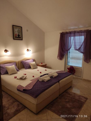 Отель Apartmani Steni  Свети-Стефан